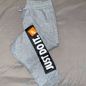 Men’s Gray Nike Sweatpants